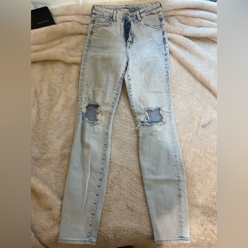light wash jeans